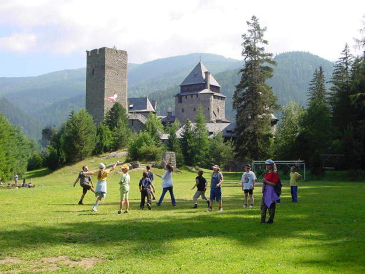 Burg Finstergrun Hostel Ramingstein Luaran gambar